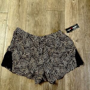 Lightweight summer Eye Candy shorts